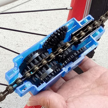 Load image into Gallery viewer, Cleaning Reservoir and Brush Kit for a bike Chain and Cogs