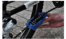 Load image into Gallery viewer, Cleaning Reservoir and Brush Kit for a bike Chain and Cogs
